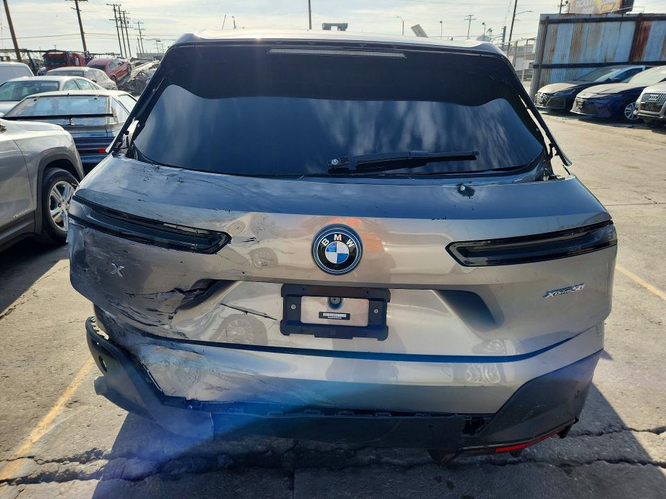 2023 BMW Ix VIN WB523CF03PCM19294 COPART salvage auction — FRONT END, Ca - Salvage Certificate, sold $11,700 on 2026-07-29 (photo 6)