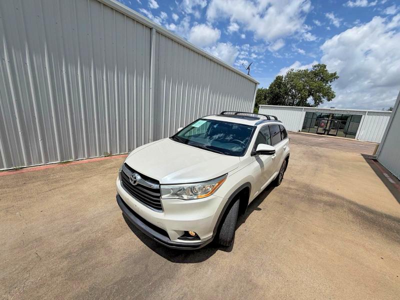 2014 Toyota Highlander VIN 5TDJKRFH4ES016030 COPART salvage auction — MINOR DENT/SCRATCHES, Il - Certificate Of Title (P), sold $5,600 on 2026-07-09 (photo 2)