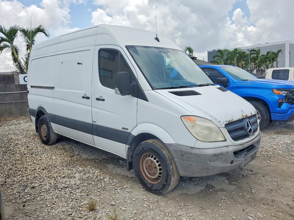 2012 Mercedes-benz Sprinter VIN WD3PE7CC7C5653151 COPART salvage auction — NORMAL WEAR, Fl - Certificate Of Title, sold $250 on 2026-07-28 (photo 4)