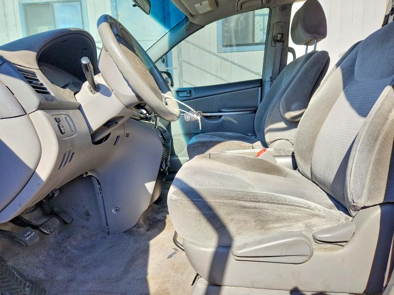 2010 Toyota Sienna VIN 5TDKK4CC6AS326111 COPART salvage auction — NORMAL WEAR, CA - DLR/DIS/EXP ONLY SALVAGE TITLE, sold $225 on 2026-07-20 (photo 7)