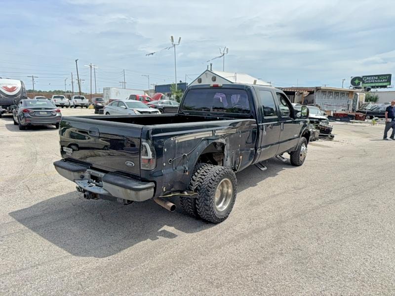 2006 Ford F-350 super duty VIN 1FTWW33P86EA38834 COPART salvage auction — SIDE, Mt - Dealer Only Clean Title (P), sold $2,750 on 2026-07-09 (photo 4)