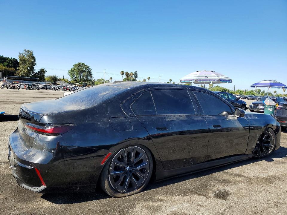 2025 BMW I7 VIN WBY43EJ08SCU94256 COPART salvage auction — FRONT END, NV - DIS/DLR/EXP ONLY SALVAGE TITLE, sold $20,100 on 2026-07-17 (photo 3)