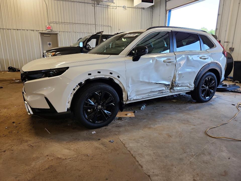 2023 Honda Cr-v VIN 7FARS6H9XPE006900 COPART salvage auction — SIDE, MN - CERT OF TITLE-SALVAGE, sold $11,300 on 2026-07-28 (photo 1)