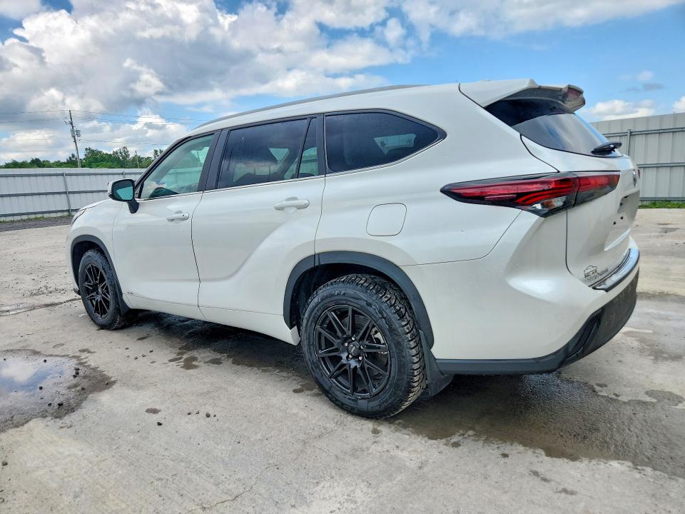 2025 Toyota Highlander hybrid VIN 5TDKBRCH1SS646740 COPART salvage auction — MINOR DENT/SCRATCHES, ON - PERMIT NO BRAND - UNFIT (P), sold $51,500 on 2026-08-26 (photo 2)