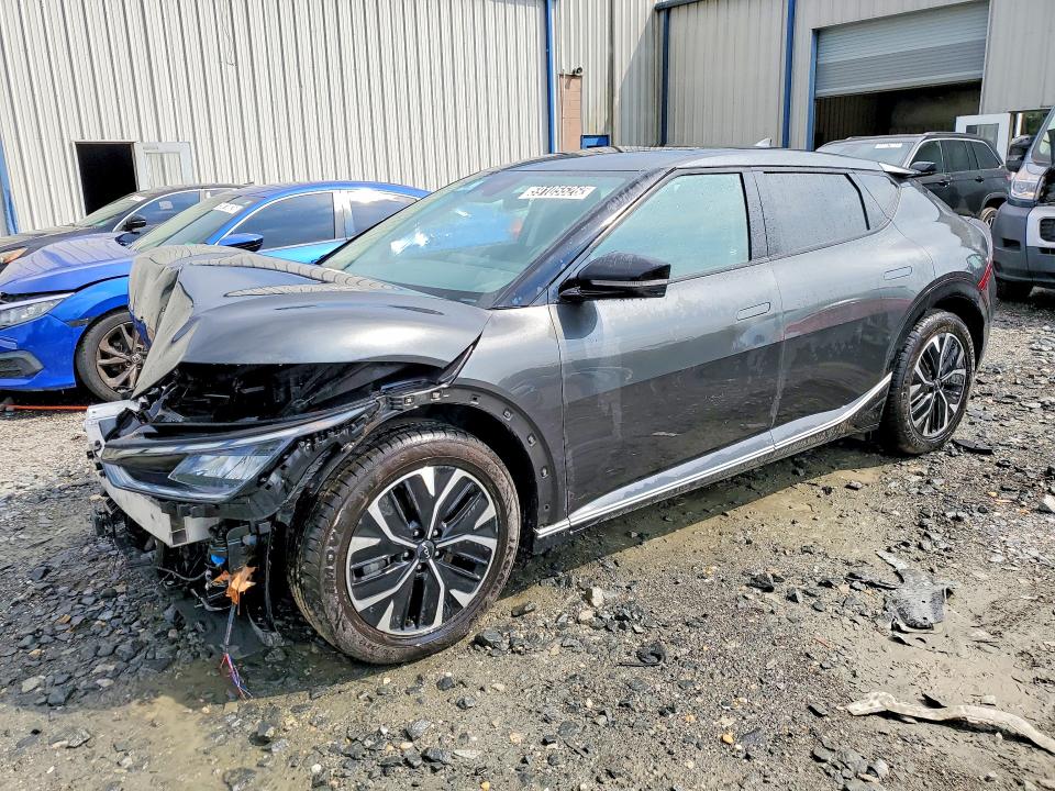 2023 Kia Ev6 VIN KNDC34LA2P5602735 COPART salvage auction — FRONT END, VA - CERT OF TITLE - SALVAGE, sold $3,100 on 2026-07-29 (photo 1)