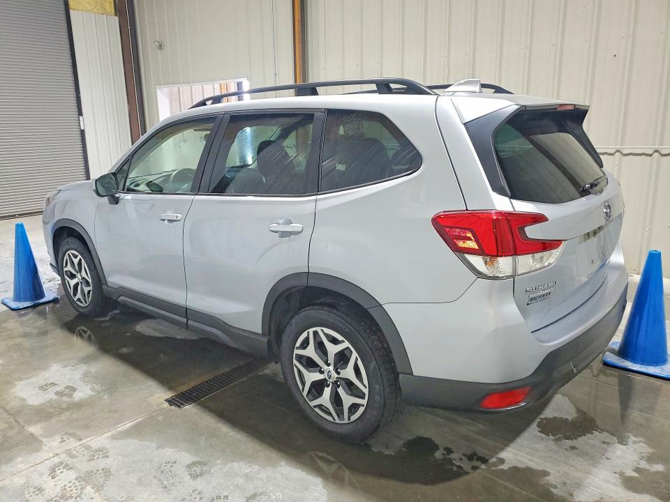 2023 Subaru Forester VIN JF2SKAEC7PH472804 COPART salvage auction — NORMAL WEAR, KY - CERTIFICATE OF TITLE, sold $6,300 on 2026-07-28 (photo 2)