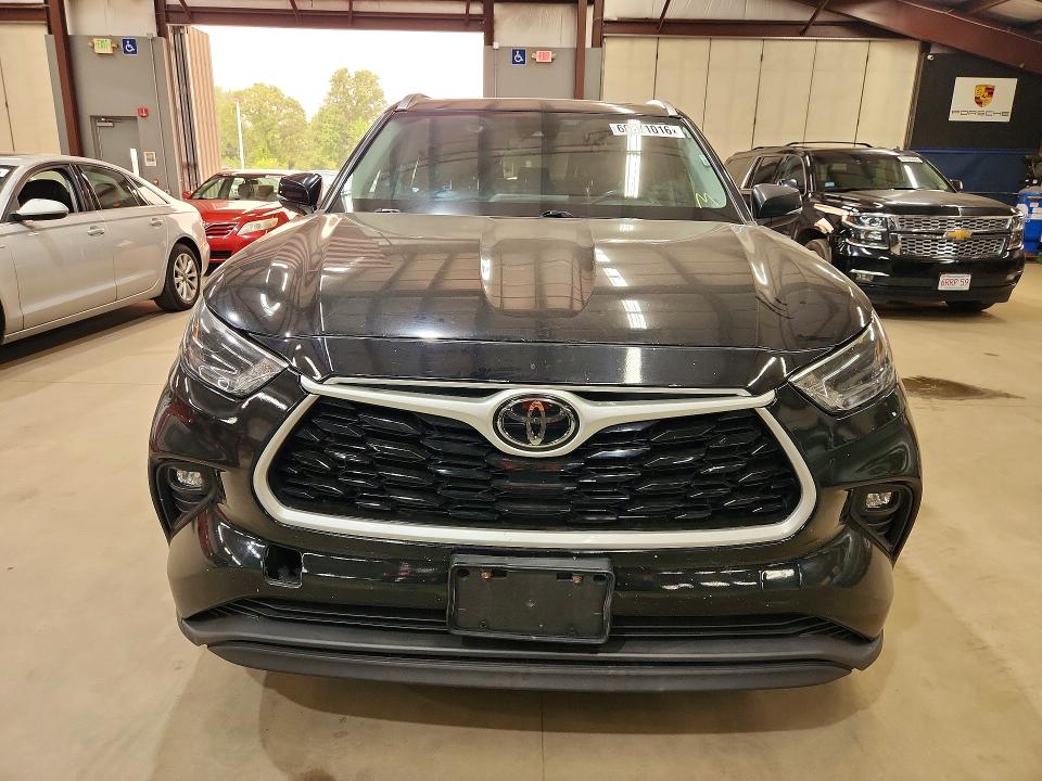 2021 Toyota Highlander VIN 5TDGZRBH8MS093297 COPART salvage auction — MINOR DENT/SCRATCHES, Salvage Title, sold $8,600 on 2026-07-16 (photo 5)