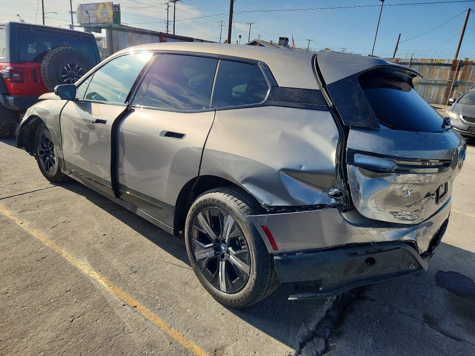 2023 BMW Ix VIN WB523CF03PCM19294 COPART salvage auction — FRONT END, Ca - Salvage Certificate, sold $11,700 on 2026-07-29 (photo 2)