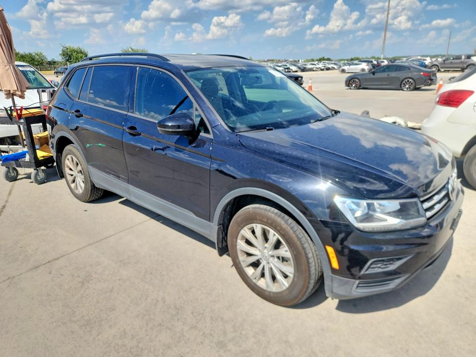 2020 Volkswagen Tiguan VIN 3VV1B7AX1LM052761 COPART salvage auction — NORMAL WEAR, TX - CERTIFICATE OF TITLE, sold $3,600 on 2026-07-27 (photo 4)