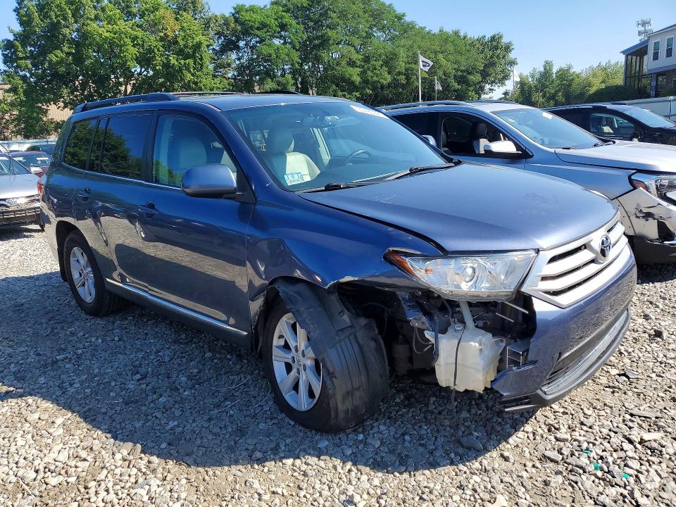2013 Toyota Highlander VIN 5TDBK3EHXDS194025 COPART salvage auction — FRONT END, Ma - Cert Of Title-Reconstrctd Coll, sold $2,400 on 2026-07-17 (photo 4)