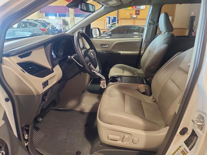 2019 Toyota Sienna VIN 5TDDZ3DC2KS222228 COPART salvage auction — MINOR DENT/SCRATCHES, Ct - Cert Of Title-Salvage, sold $13,700 on 2026-07-14 (photo 7)