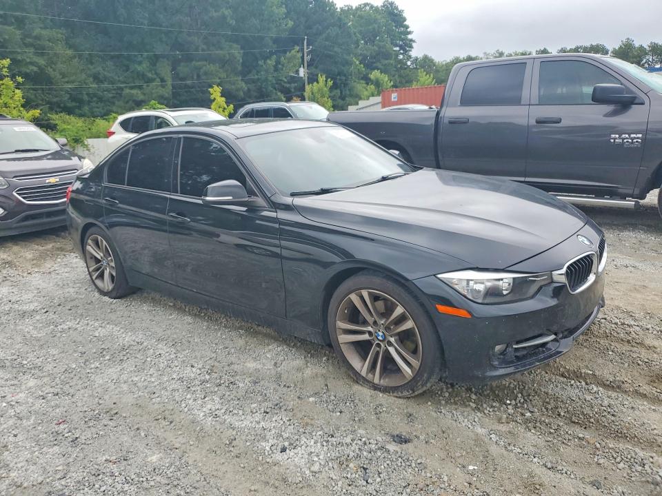 2013 BMW 3 series VIN WBA3A5C54DF355493 COPART salvage auction — MINOR DENT/SCRATCHES, Salvage Title, sold $2,900 on 2026-08-10 (photo 4)