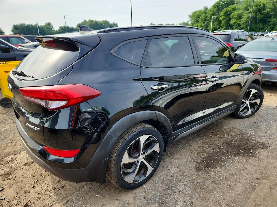 2016 Hyundai Tucson VIN KM8J33A23GU206022 COPART salvage auction — MINOR DENT/SCRATCHES, Wv - Certificate Of Title, sold $1,250 on 2026-07-16 (photo 3)