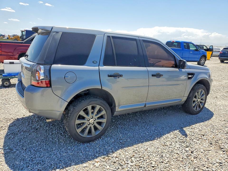 2013 Land rover Lr2 VIN SALFR2BG1DH367320 COPART salvage auction — MECHANICAL, Co - Dis/Dlr/Exp Only Clean Title, sold $375 on 2026-07-28 (photo 3)