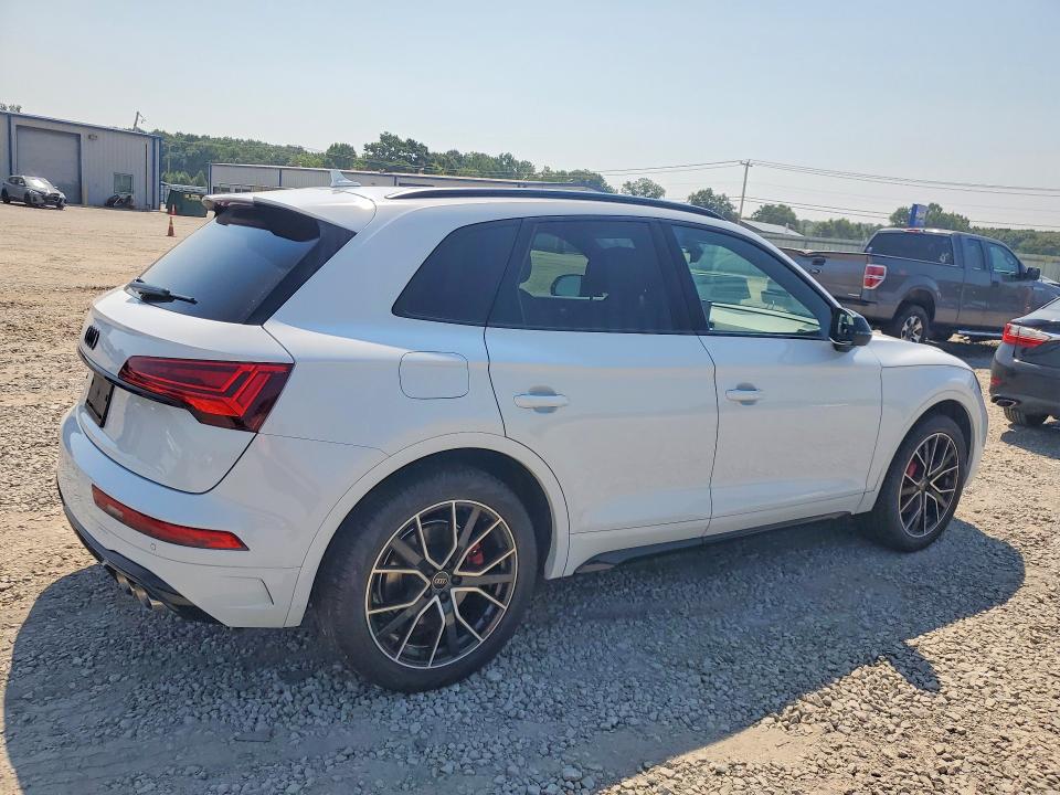 2025 Audi Sq5 VIN WA1B4AFY3S2052062 COPART salvage auction — WATER/FLOOD, Ar - Cert Of Title-Salvage, sold $25,250 on 2026-09-14 (photo 3)