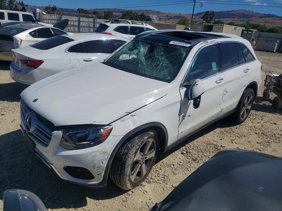 2019 Mercedes-benz Glc VIN WDC0G4KBXKV123032 COPART salvage auction — ROLLOVER, Ca - Salvage Certificate, sold $2,950 on 2026-08-13 (photo 1)