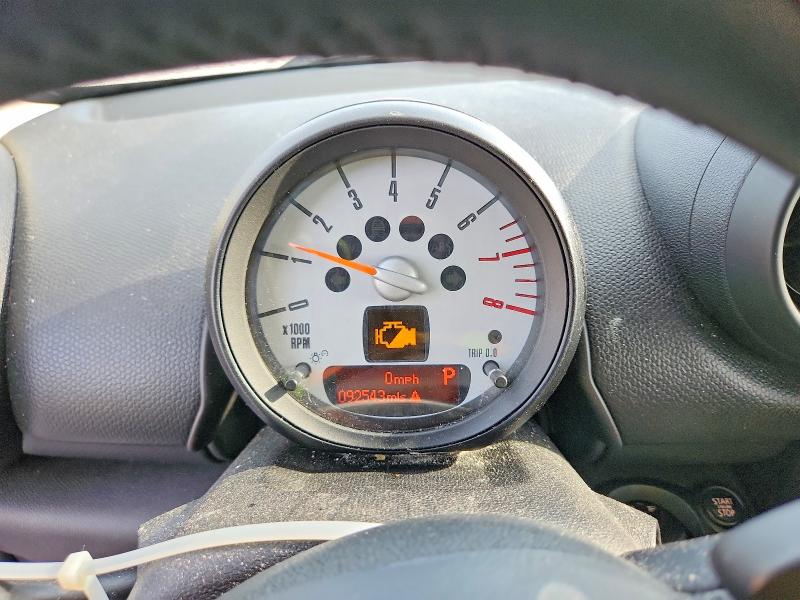 2013 Mini Cooper VIN WMWZC5C56DWP32457 COPART salvage auction — NORMAL WEAR, Va - Certificate Of Title, sold $450 on 2026-08-11 (photo 9)