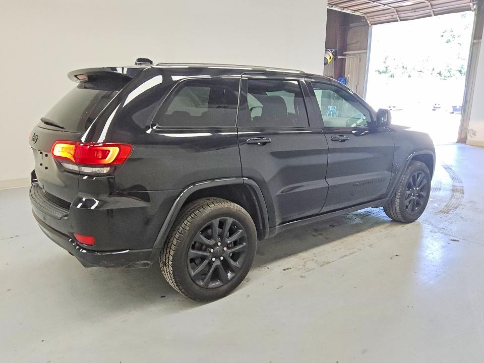 2021 Jeep Grand cherokee VIN 1C4RJFAG0MC588005 COPART salvage auction — MINOR DENT/SCRATCHES, Wv - Certificate Of Title, sold $100 on 2026-07-28 (photo 3)