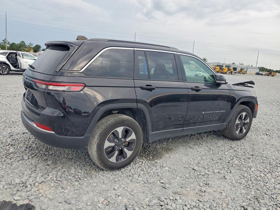 2024 Jeep Cherokee VIN 1C4RJYB68R8520658 COPART salvage auction — FRONT END, TX - CERTIFICATE OF TITLE, sold $11,800 on 2026-07-28 (photo 3)