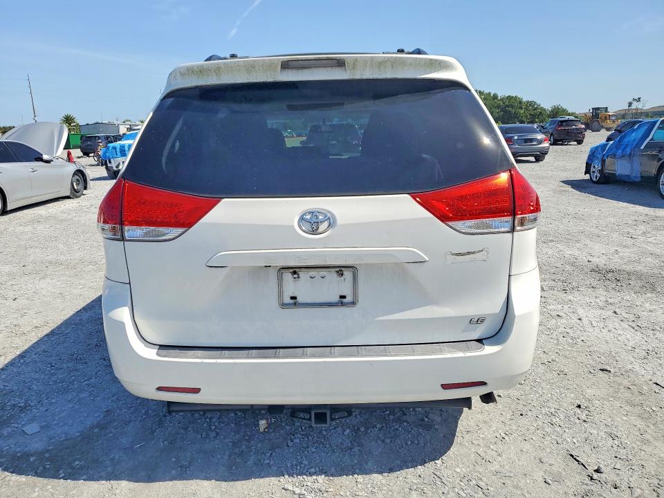 2014 Toyota Sienna VIN 5TDKK3DC2ES479762 COPART salvage auction — MINOR DENT/SCRATCHES, FL - CERT OF TITLE W/SLVG HISTORY, sold $1,150 on 2026-07-31 (photo 6)