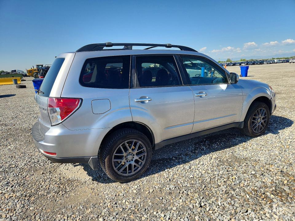 2013 Subaru Forester VIN JF2SHAECXDH431528 COPART salvage auction — FRONT END, Co - Dis/Dlr/Exp Only Clean Title, sold $275 on 2026-07-30 (photo 3)