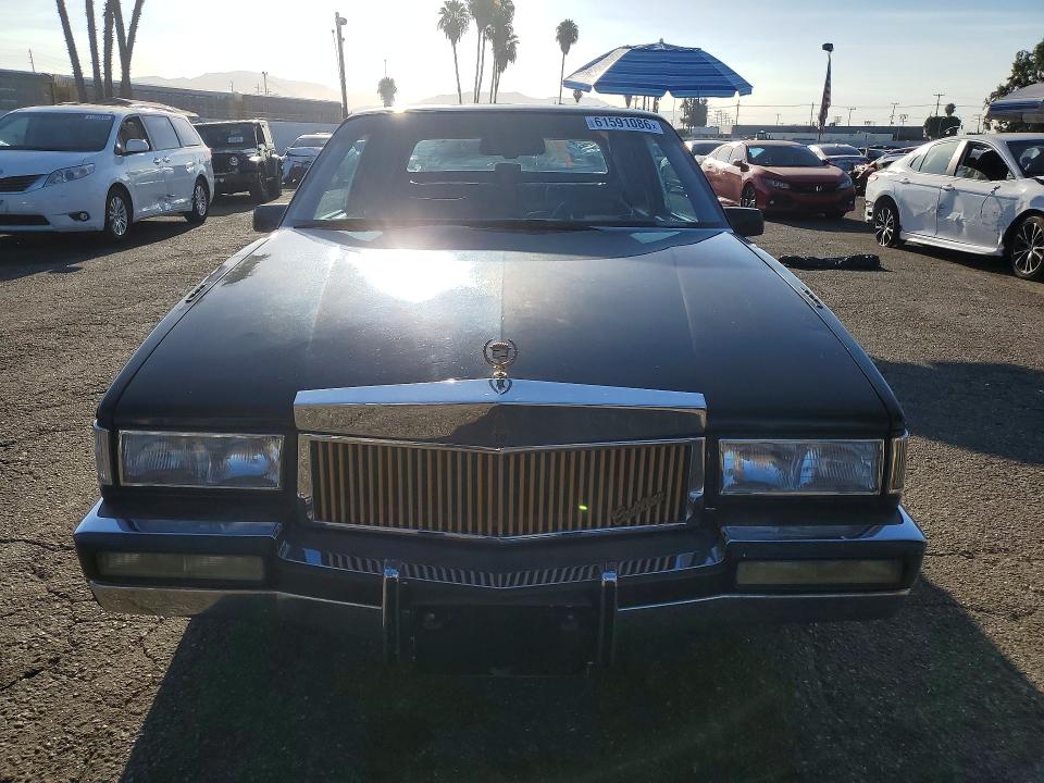 1990 Cadillac Fleetwood VIN 1G6CB1330L4206115 COPART salvage auction — MINOR DENT/SCRATCHES, Ca - Dis/Dlr/Exp Only Clean Title, sold $275 on 2026-07-31 (photo 5)