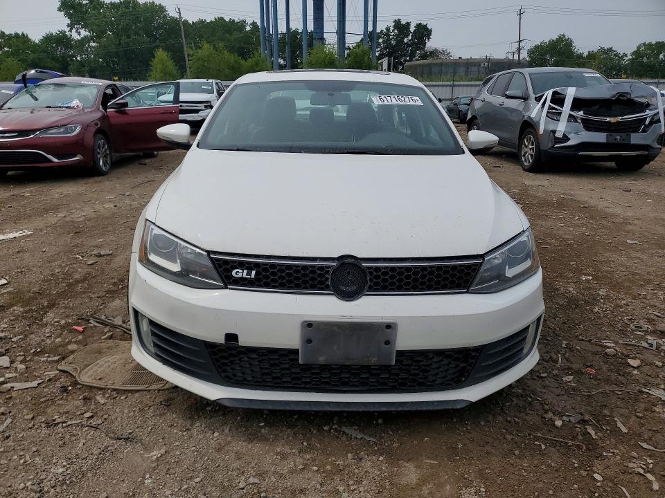 2014 Volkswagen Jetta VIN 3VW5S7AJ7EM388488 COPART salvage auction — REAR END, Il - Salvage Certificate, sold $475 on 2026-09-02 (photo 5)