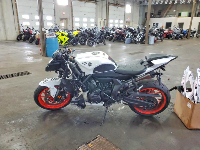 2023 Yamaha VIN JYARM38EXPA007390 COPART salvage auction — SIDE, MN - CERT OF TITLE-PRIOR SALVAGE, sold $1,900 on 2026-07-16 (photo 3)