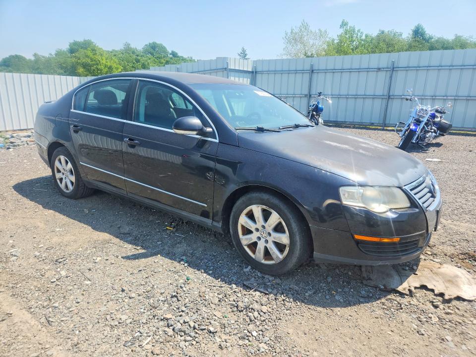 2008 Volkswagen Passat VIN WVWUK73C38P007389 COPART salvage auction — MINOR DENT/SCRATCHES, Ma - Certificate Of Title, sold $450 on 2026-07-29 (photo 4)