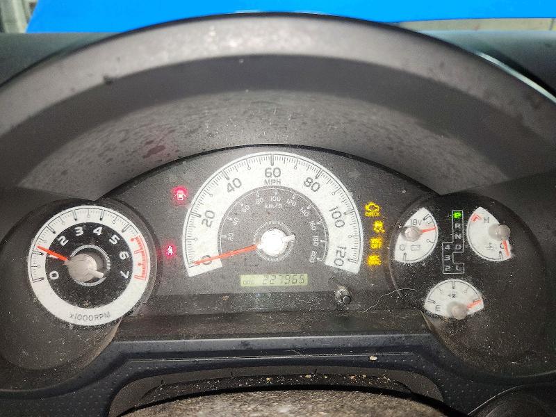 2007 Toyota Fj cruiser VIN JTEBU11F470009795 COPART salvage auction — MINOR DENT/SCRATCHES, Mn - Certificate Of Title, sold $3,200 on 2026-07-21 (photo 9)