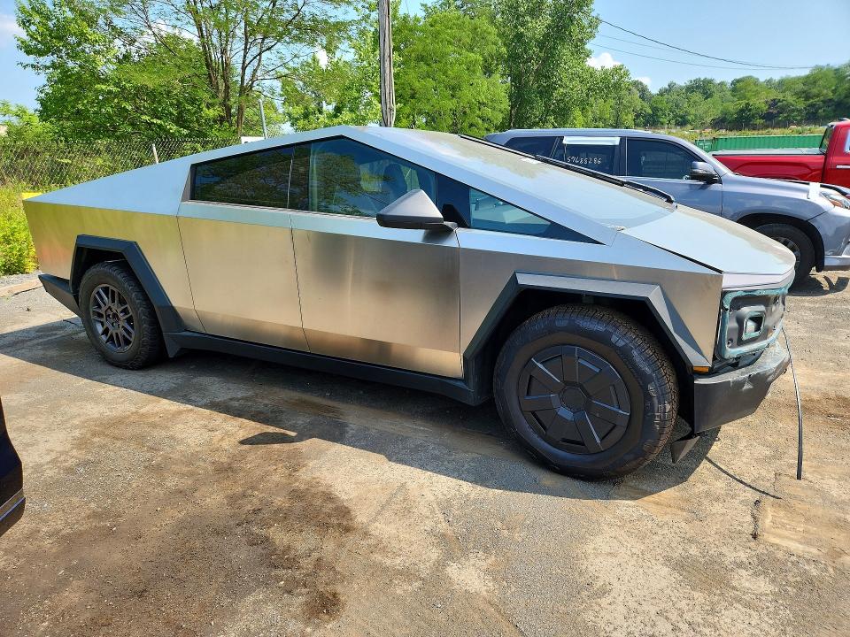 2026 Tesla Cybertruck VIN 7G2CEHED0TA090176 COPART salvage auction — FRONT END, Ma - Cert Of Title-Salvage, sold $40,750 on 2026-07-28 (photo 4)