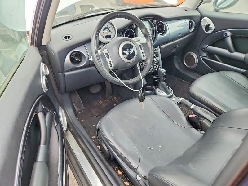 2004 Mini Cooper VIN WMWRC33434TJ62740 COPART salvage auction — MINOR DENT/SCRATCHES, CA - DIS/DLR/EXP ONLY CLEAN TITLE, sold $225 on 2026-07-20 (photo 8)
