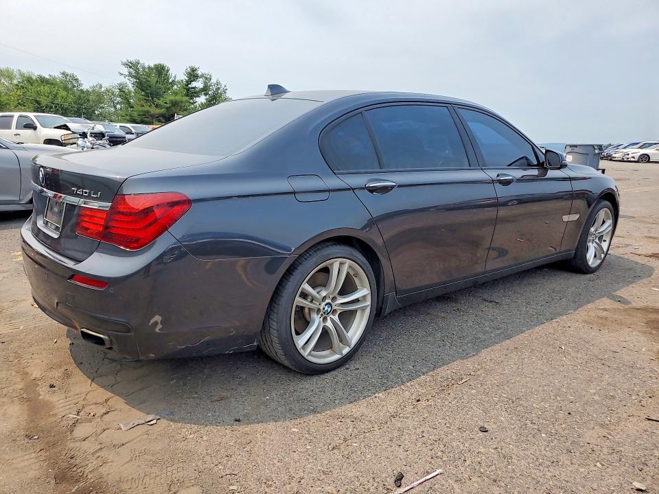 2013 BMW 7er VIN WBAYE4C58DD136987 COPART salvage auction — MINOR DENT/SCRATCHES, Fl - Cert Of Title Slvg Rebuildable, sold $2,950 on 2026-07-24 (photo 3)