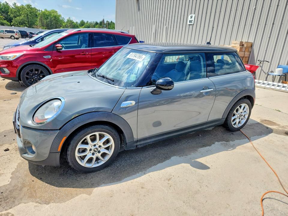 2015 Mini Cooper VIN WMWXP7C51F2A34651 COPART salvage auction — REAR END, WI - CERTIFICATE OF TITLE, sold $1,100 on 2026-08-10 (photo 1)