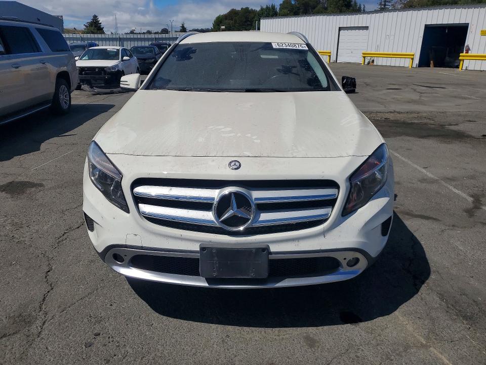 2015 Mercedes-benz VIN WDCTG4GB1FJ163602 COPART salvage auction — MINOR DENT/SCRATCHES, Wv - Dis/Dlr/Exp Only Clean Title (P), sold $1,850 on 2026-08-07 (photo 5)