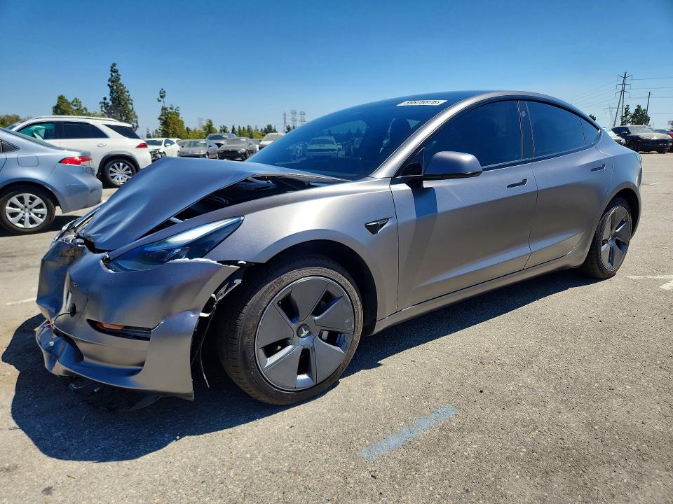 2022 Tesla Model 3 VIN 5YJ3E1EB9NF135842 — COPART salvage auction photo