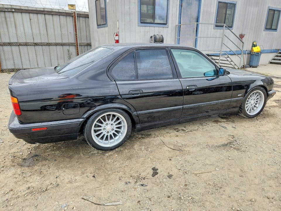 1995 BMW 5 series VIN WBAHE632XSGF31141 COPART salvage auction — NORMAL WEAR, CA - DIS/DLR/EXP ONLY CLEAN TITLE (P), sold $7,500 on 2026-07-13 (photo 3)