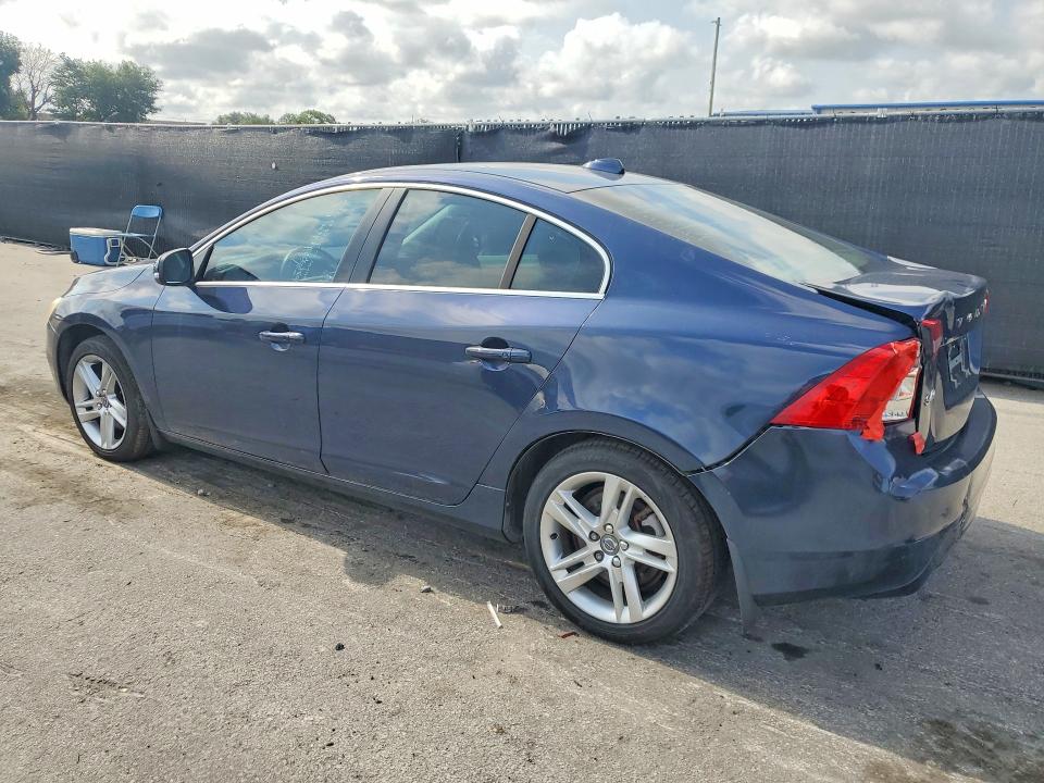2015 Volvo S60 VIN YV140MFK7F2355272 COPART salvage auction — REAR END, Oh - Certificate Of Title, sold $1,150 on 2026-08-13 (photo 2)