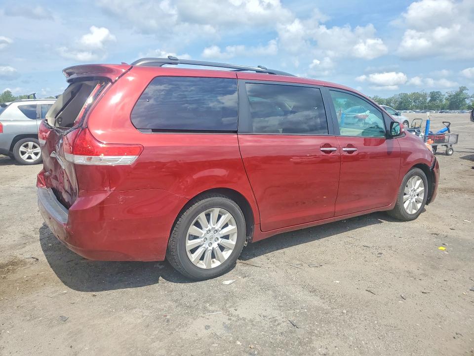 2013 Toyota Sienna VIN 5TDYK3DC4DS280222 COPART salvage auction — REAR END, VA - CERT OF TITLE - SALVAGE, sold $250 on 2026-07-29 (photo 3)