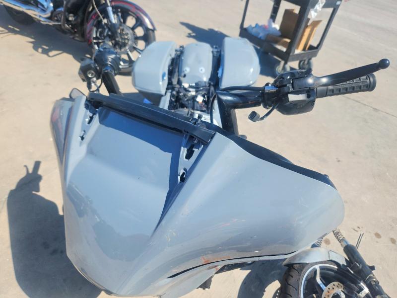 2026 Harley-davidson Fl VIN 1HD1KB712TB607033 COPART salvage auction — FRONT END, Salvage Title, sold $9,500 on 2026-09-03 (photo 5)