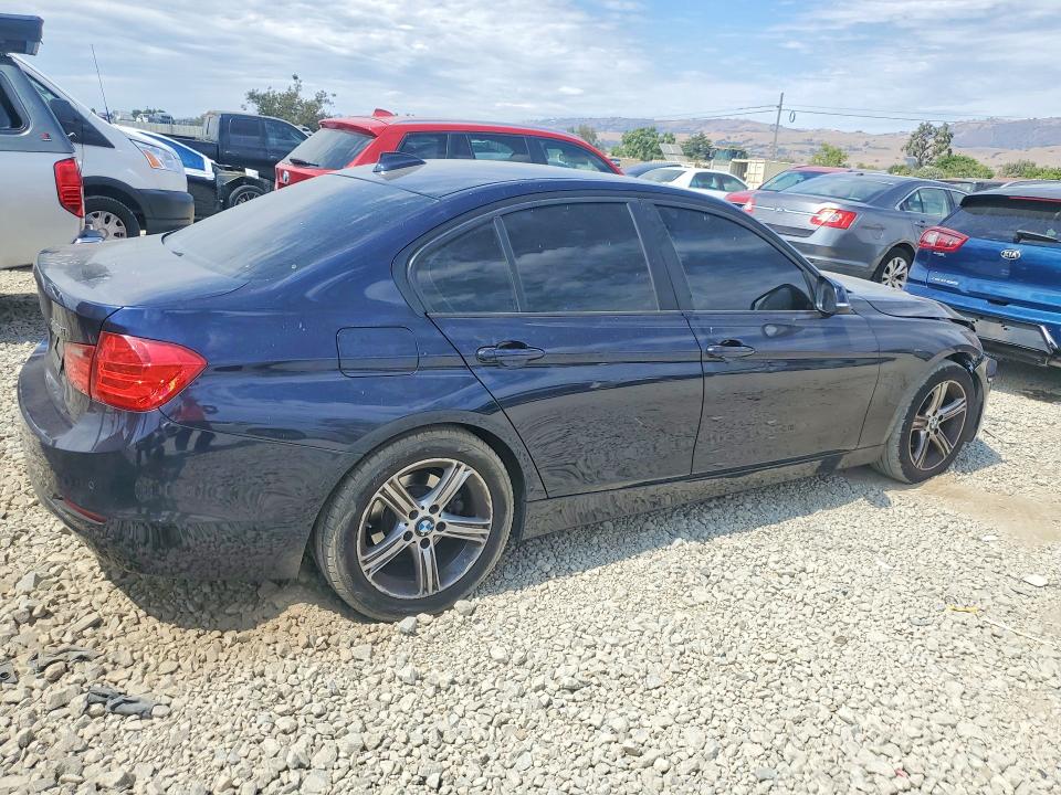 2013 BMW 3er VIN WBA3A5C56DF604134 COPART salvage auction — FRONT END, Ca - Salvage Certificate, sold $525 on 2026-07-28 (photo 3)
