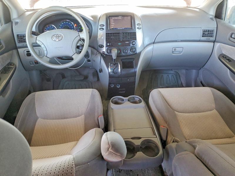 2010 Toyota Sienna VIN 5TDKK4CC3AS314076 COPART salvage auction — MINOR DENT/SCRATCHES, CA - DIS/DLR/EXP APP FOR DUP CLEAN, sold $30 on 2026-07-28 (photo 8)