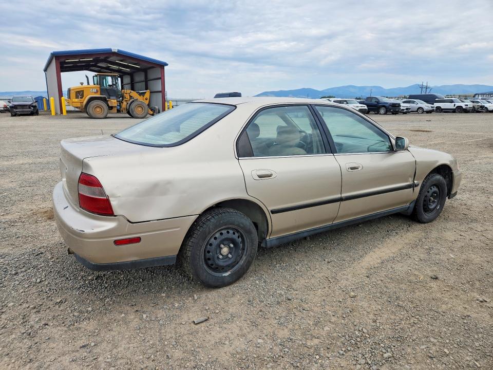 1994 Honda Accord VIN JHMCD5530RC046231 COPART salvage auction — MINOR DENT/SCRATCHES, MT - CERTIFICATE OF TITLE, sold $250 on 2026-07-21 (photo 3)