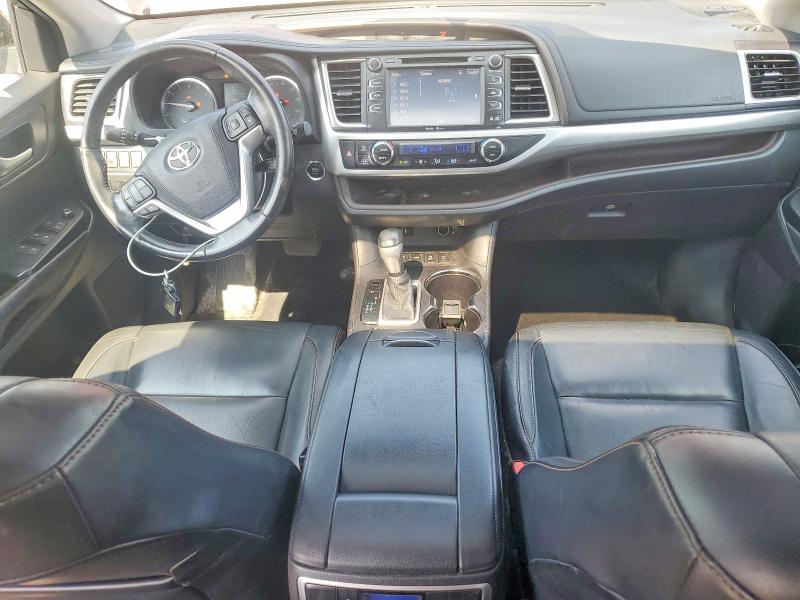 2015 Toyota Highlander VIN 5TDJKRFH5FS172658 COPART salvage auction — MINOR DENT/SCRATCHES, Oh - Certificate Of Title (P), sold $8,600 on 2026-07-30 (photo 8)