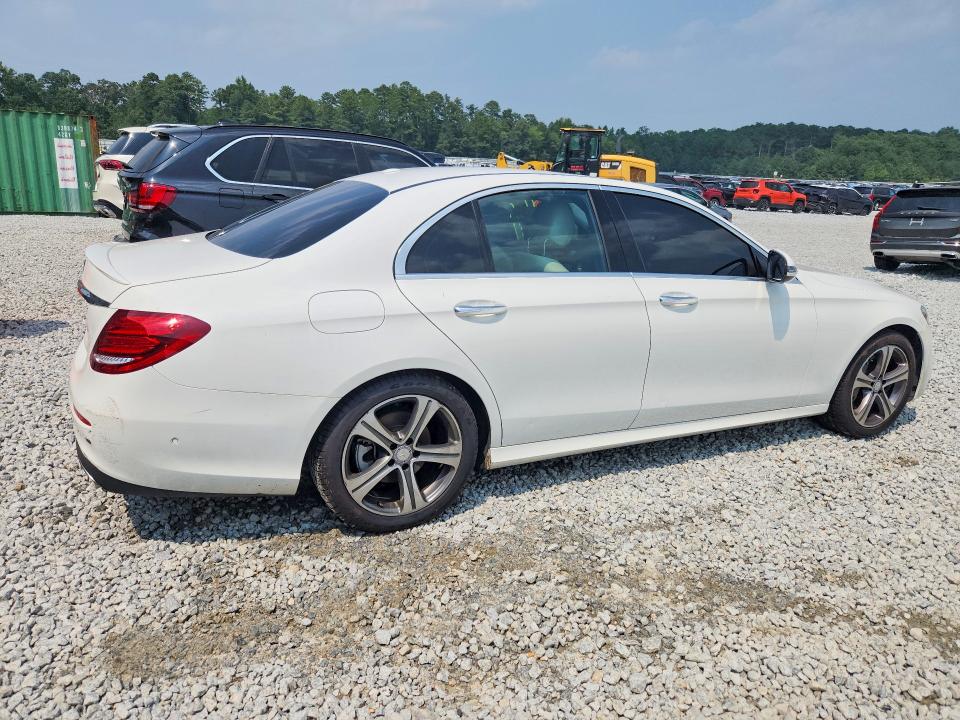 2017 Mercedes-benz E-klasse VIN WDDZF4JB5HA074376 COPART salvage auction — MINOR DENT/SCRATCHES, Ga - Certificate Of Title (P), sold $10,500 on 2026-08-04 (photo 3)