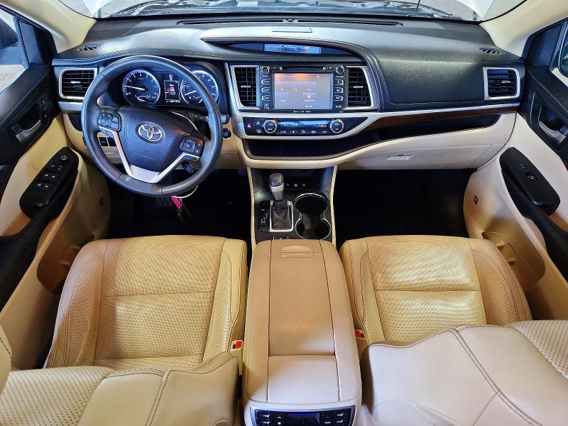 2016 Toyota Highlander VIN 5TDDKRFH7GS314328 COPART salvage auction — MINOR DENT/SCRATCHES, Wi - Certificate Of Title, sold $10,000 on 2026-08-02 (photo 8)