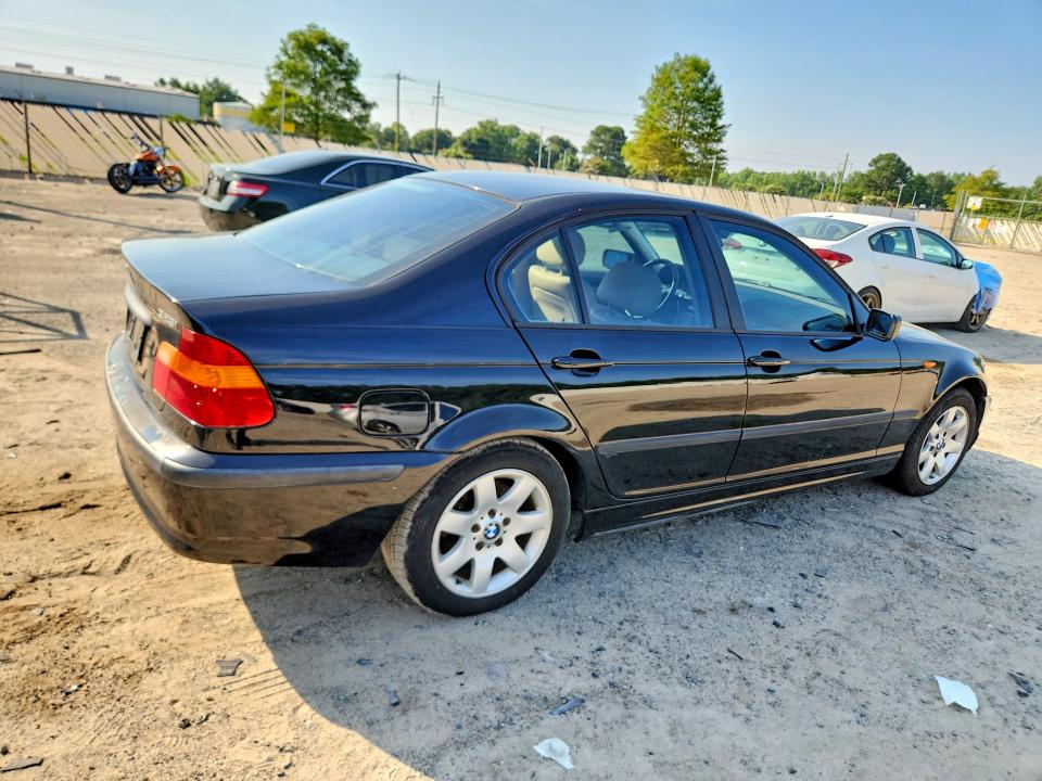 2005 BMW 3 series VIN WBAEV33455KW20133 COPART salvage auction — NORMAL WEAR, Md - Certificate Of Title, sold $225 on 2026-07-28 (photo 3)