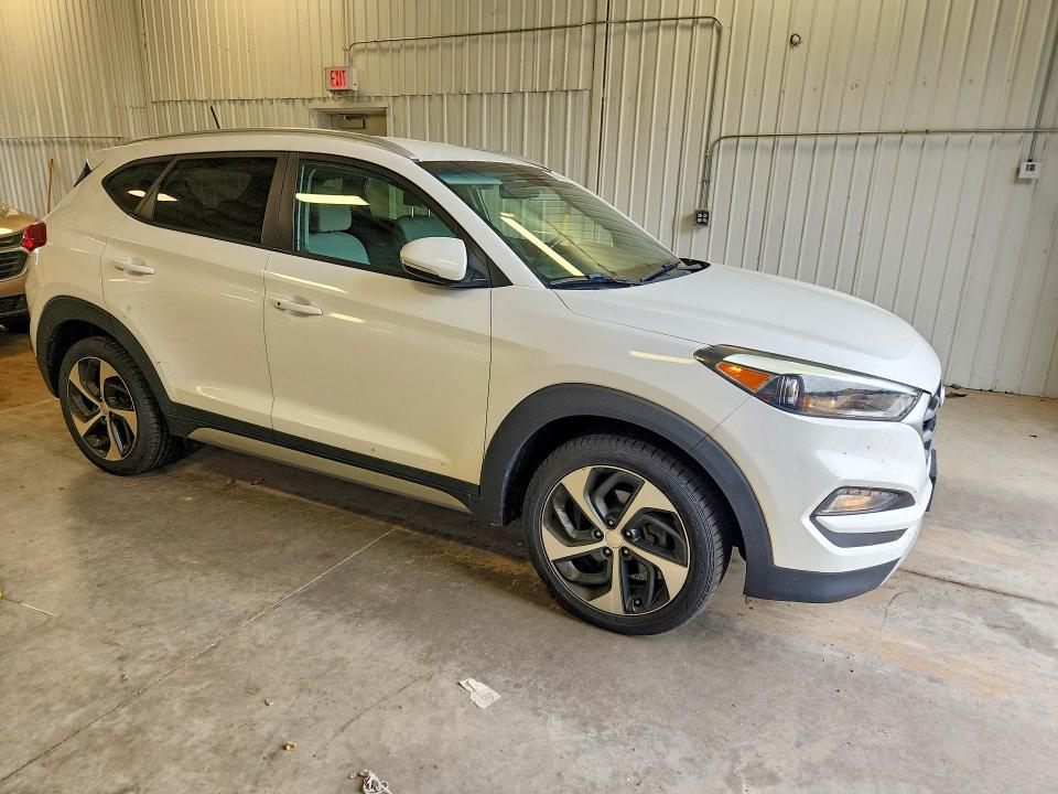 2017 Hyundai Tucson VIN KM8J3CA25HU281886 COPART salvage auction — MECHANICAL, Mn - Certificate Of Title, sold $225 on 2026-07-28 (photo 4)