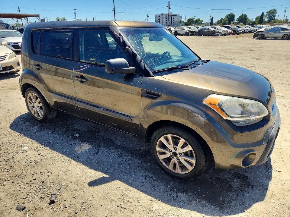 2012 Kia Soul VIN KNDJT2A6XC7371821 COPART salvage auction — VANDALISM, Ca - Salvage Certificate, sold $450 on 2026-07-16 (photo 4)