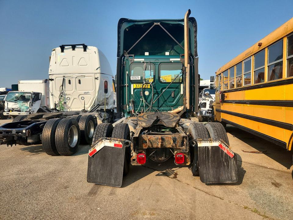 2018 Freightliner All other VIN 3AKBGADVXJSJL4561 COPART salvage auction — MINOR DENT/SCRATCHES, CT, sold $875 on 2026-07-31 (photo 6)